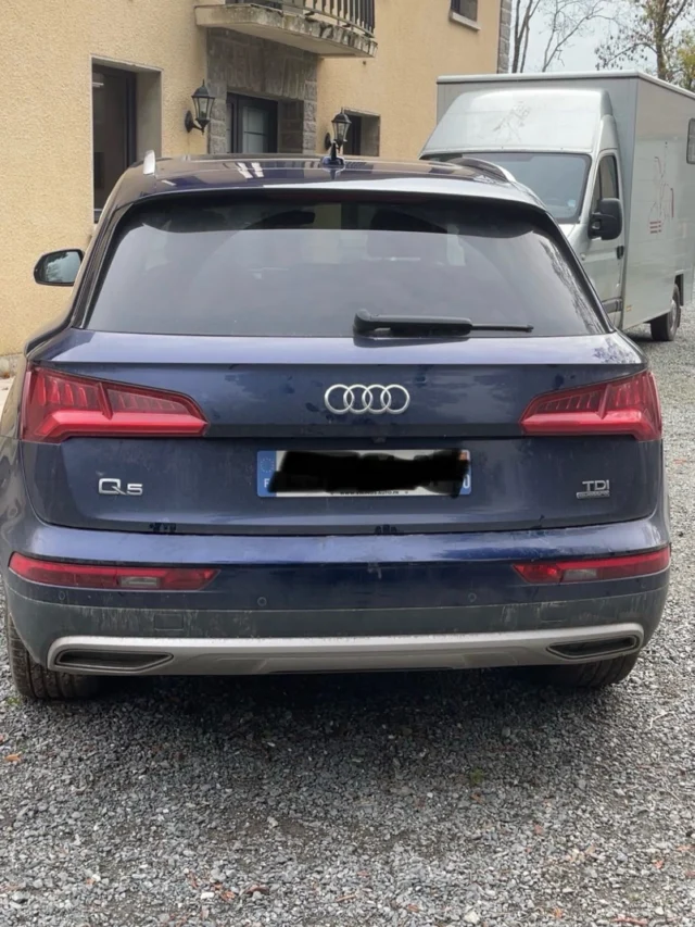 🔴 Rénovation intérieur et extérieur d’un Q5 🔴⚫️ Intérieur ⚫️💈 Aspiration de l’habitacle , coffre
💈 Dépoussiérage des plastiques
💈 Lavage & dressing des plastiques
💈 Nettoyage des sièges + traitement des cuirs
💈 Shampouinage des moquettes
💈 Shampouinage des tapis
💈 Nettoyage des vitres intérieurs
💈 Nettoyage des entrées de portes
💈 Parfum d’ambiance
🔴 Extérieur 🔴💈 Pré-lavage mousse active
💈 Lavage à la main + détails au pinceau
💈 Démoustiquage carrosserie
💈 Dégoudronnage carrosserie, jantes
💈 Nettoyage des jantes
💈 Nettoyage des ouvrants
💈 Séchage à la main « sans contact »
💈 Nettoyage des vitres extérieurs
💈 Cire de protection ( 2 mois )
💈 Brillant pour pneusMerci à ce client pour ça confiance 🙂N’hésitez pas à nous contacter pour un devis ou autre information .CLINIC CAR - DETAILING CENTER
Entretien - Rénovation - Protection🔴NOS PRESTATIONS 🔴
◻️Entretien intérieur / Extérieur haut de gamme
◻️Pressing des selleries tissus et moquettes
◻️Entretien des cuirs / alcantara
◻️Polissage (Micro-rayures, tâches...)
◻️Lustrage (Hydratation des peintures anciennes)
◻️Traitement Céramique▶️ CONTACT ◀️
☎️ 06.60.88.43.70
📩 Cliniccar50@gmail.com
🌐 https://cliniccar-nettoyage.fr/
Instagram : Cliniccar50#carpro #cquartz #cquartzfinest #detailing #addictauto #ceramiccoating #zvizzer #zvizzerpolish #autotriz #nanolexfrance #flex #rupesbigfoot #shinemate #nanolexcare #DetailingFrance #DetailingAutomobile #EntretienAuto #RénovationAuto #NettoyageVoiture #ProtectionCéramique #normandie #orne #calvados #manche #esthetiqueautomobile #shineAuto #detailing #follower #autosmart #feynlab #nettoyageauto