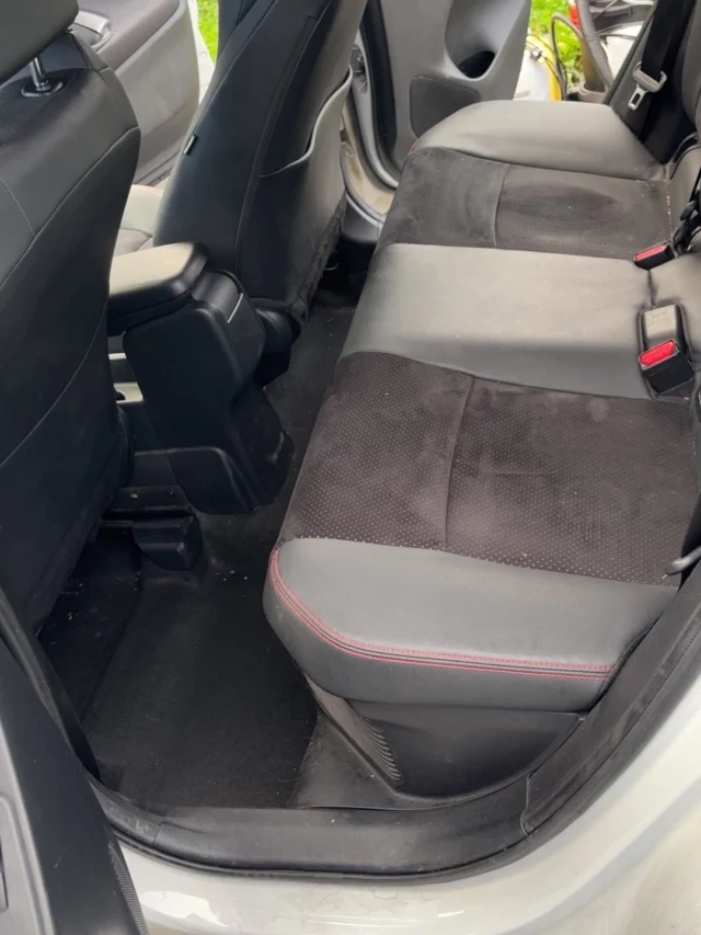 🔴 Rénovation intérieur d’une Yaris GR 🔴⚫️ Intérieur ⚫️💈 Aspiration de l’habitacle , coffre
💈 Dépoussiérage des plastiques
💈 Lavage & dressing des plastiques
💈 Shampouinage des sièges
💈 Nettoyage des vitres intérieurs
💈 Nettoyage des entrées de portes
💈 Parfum d’ambiance
Merci à cette cliente pour ça confiance 🙂N’hésitez pas à nous contacter pour un devis ou autre information .CLINIC CAR - DETAILING CENTER
Entretien - Rénovation - Protection🔴NOS PRESTATIONS 🔴
◻️Entretien intérieur / Extérieur haut de gamme
◻️Pressing des selleries tissus et moquettes
◻️Entretien des cuirs / alcantara
◻️Polissage (Micro-rayures, tâches...)
◻️Lustrage (Hydratation des peintures anciennes)
◻️Traitement Céramique▶️ CONTACT ◀️
☎️ 06.60.88.43.70
📩 Cliniccar50@gmail.com
🌐 https://cliniccar-nettoyage.fr/
Instagram : Cliniccar50#carpro #cquartz #cquartzfinest #detailing #addictauto ceramiccoating zvizzer zvizzerpolish autotriz nanolexfrance flex rupesbigfoot shinemate nanolexcare DetailingFrance DetailingAutomobile EntretienAuto RénovationAuto NettoyageVoiture ProtectionCéramique normandie orne calvados manche esthetiqueautomobile shineAuto detailing follower autosmart feynlab nettoyageauto lavageauto